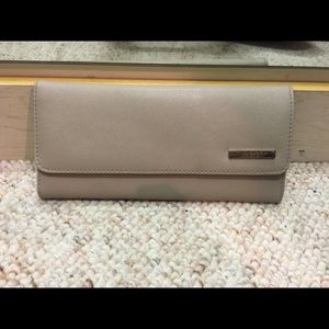 Beige Kenneth Cole wallet